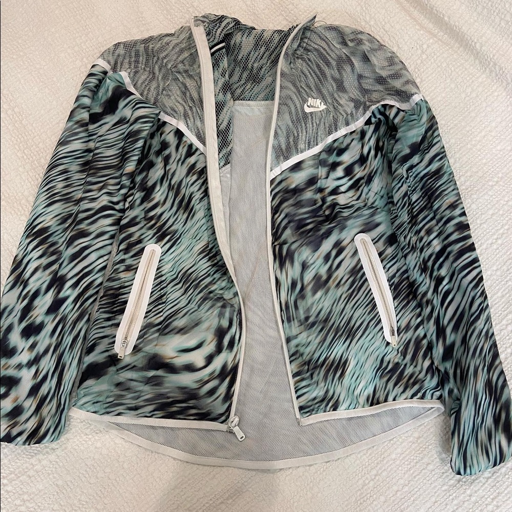 Nike windbreaker